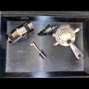 4 Bar Tools: strainer, pourer, aerator, stopper